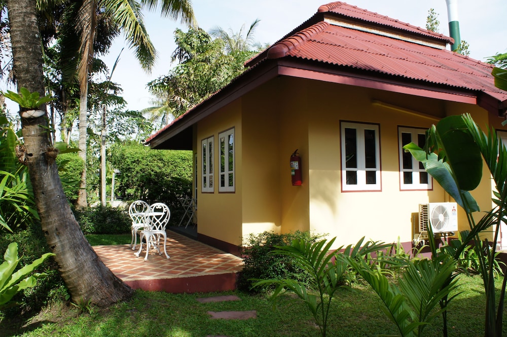 Palm Village 10/67