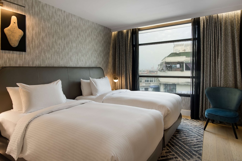 Skyline, Superior, King Bed