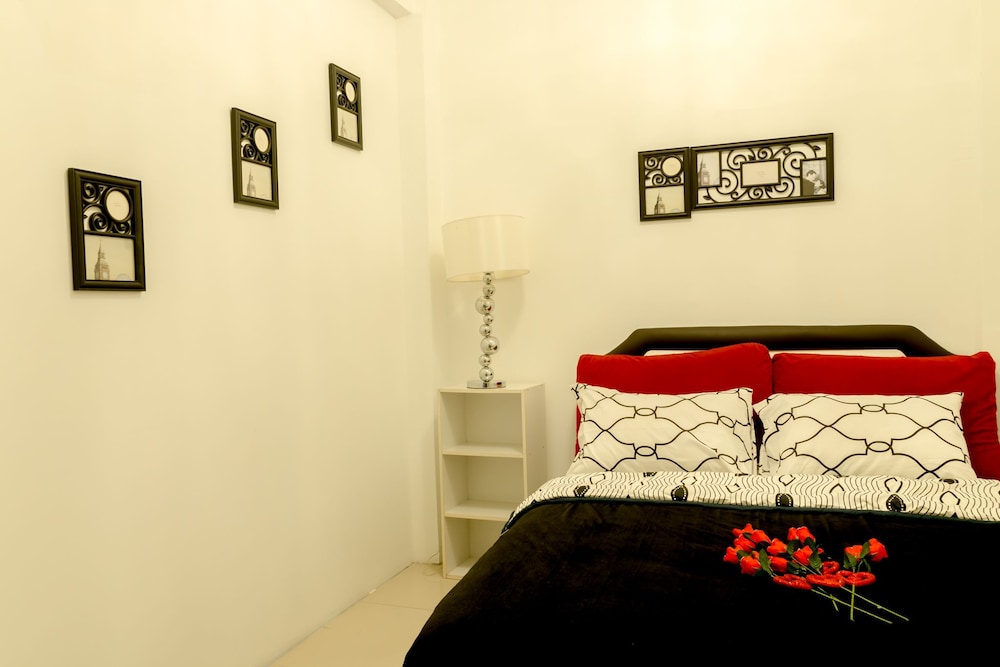 Iris Hostel 9/40