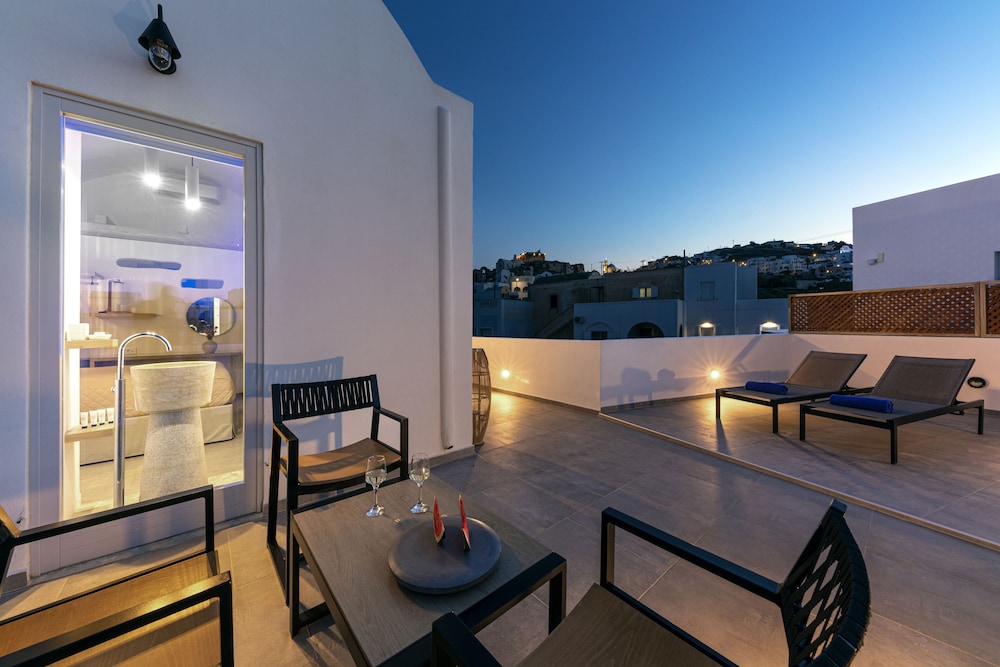 Alafropetra Luxury Suites 29/49