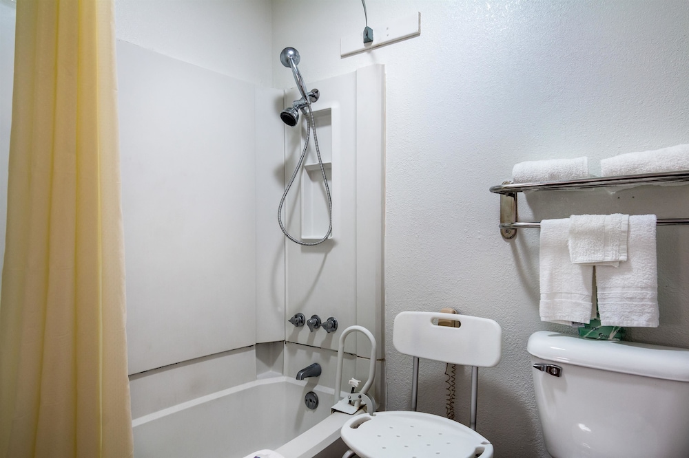 Motel6 Marshall, TX 16/37