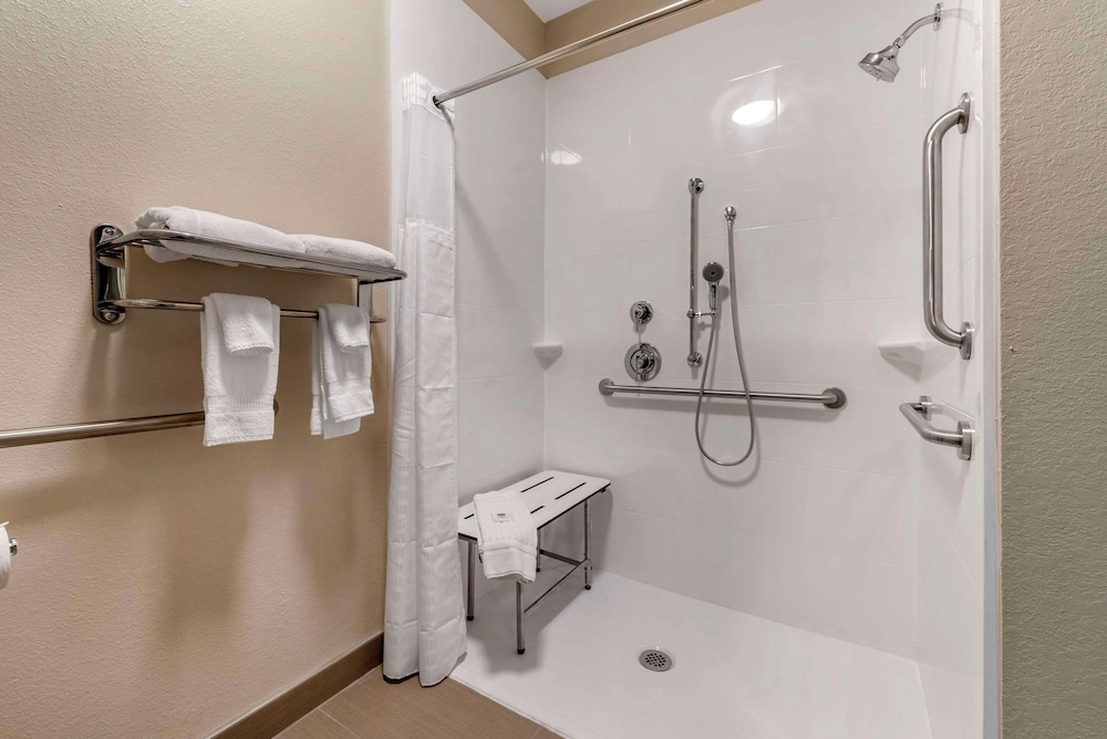 Comfort Inn & Suites Middletown - Franklin 33/33