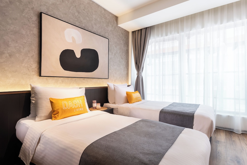 Deluxe, Twin Beds