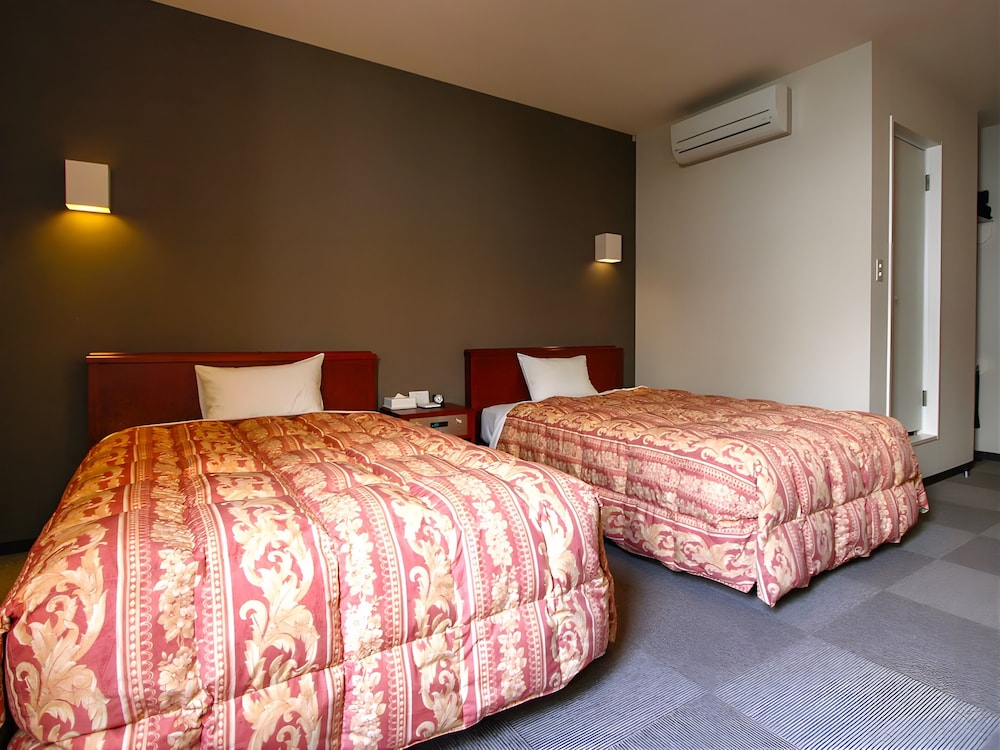 ROOM, TWIN BEDS, SMOKING