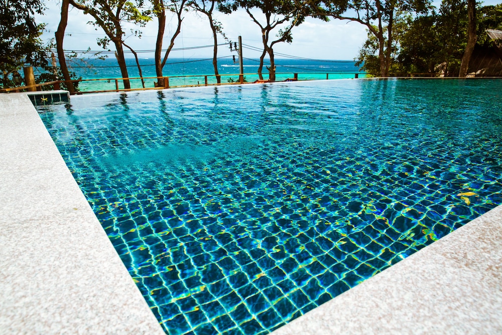 Phi Phi Phu Chalet Beach Resort 36/42