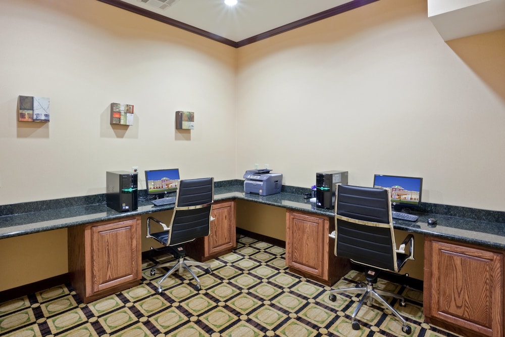 Holiday Inn Express Hotel Suites Dumas 65/72