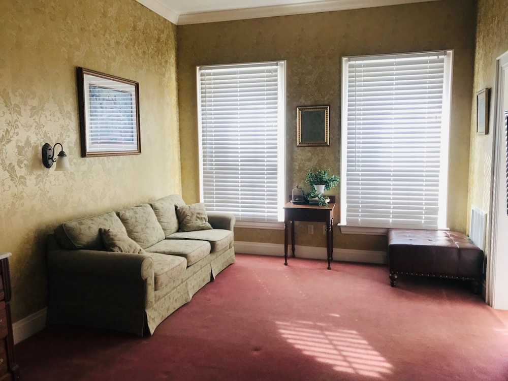Kingsley Inn 38/64