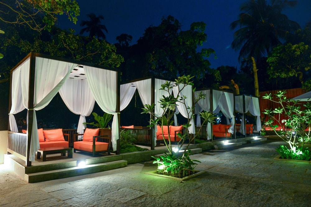 SinQ Beach Resort 46/52