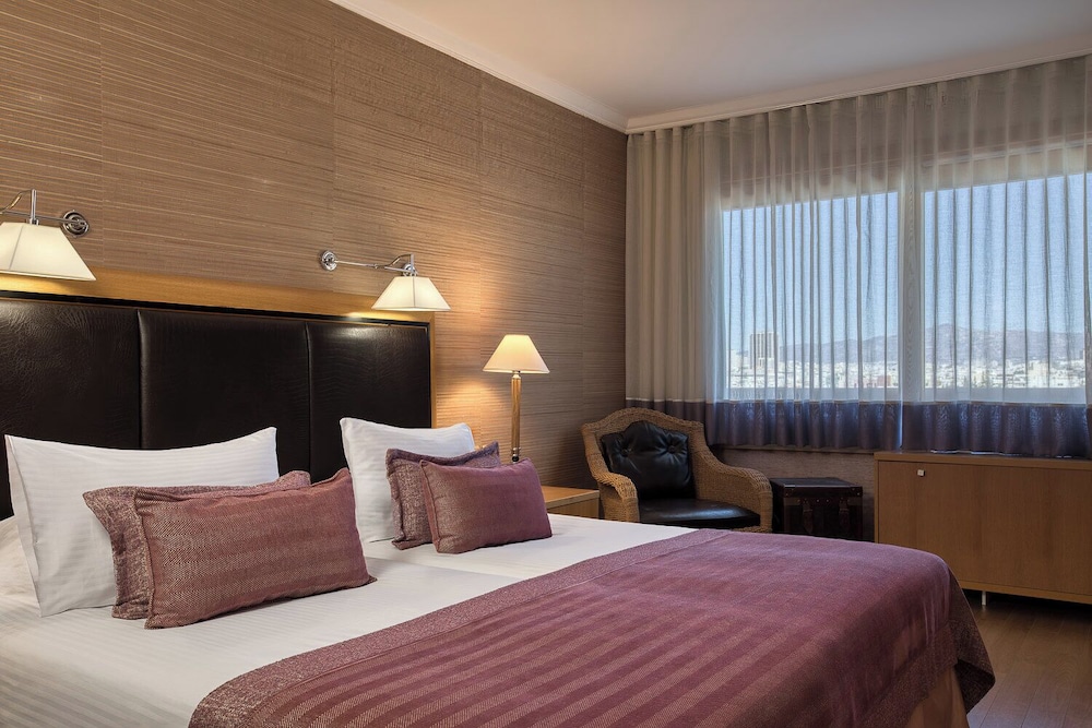 PRESIDENTIAL, SUITE