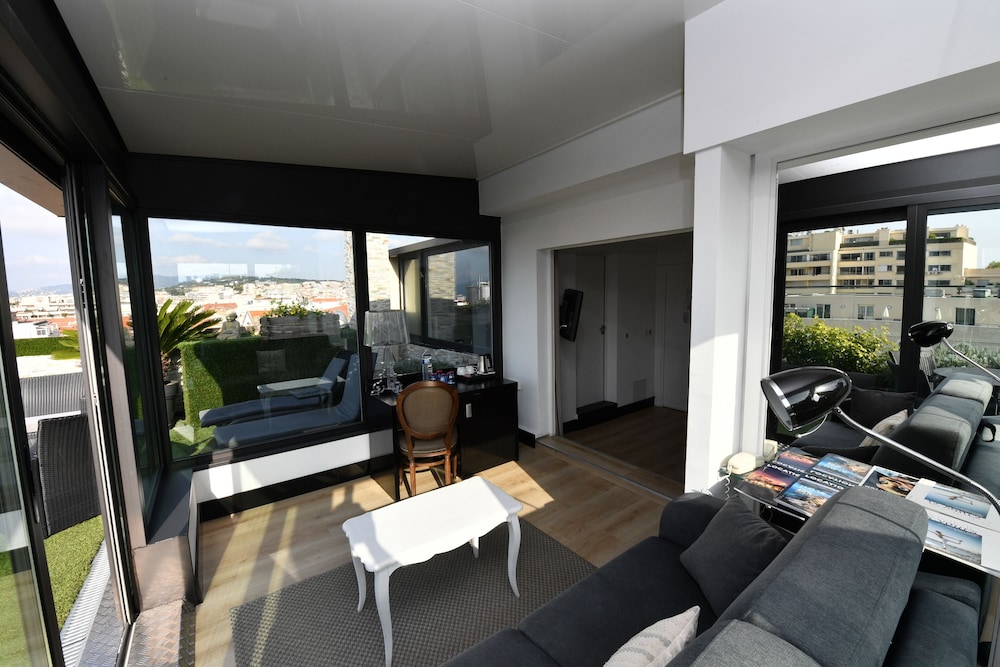 Hotel De Provence 52/70