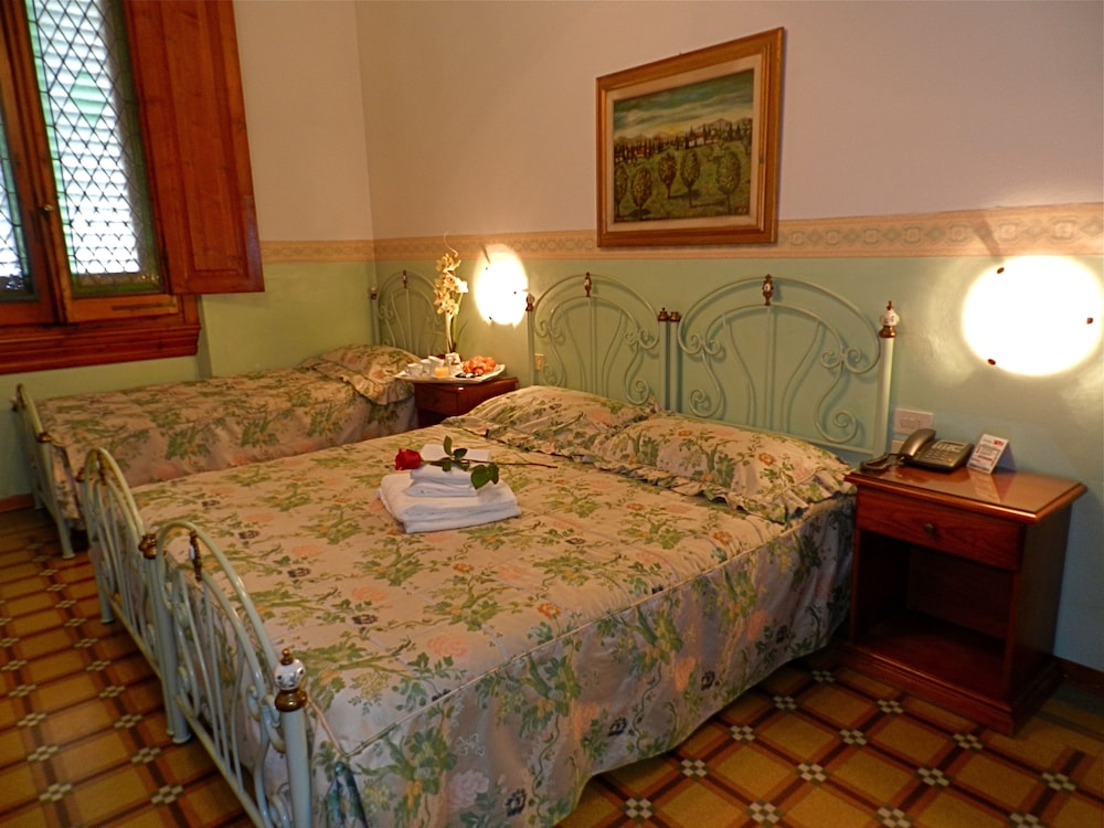 Hotel Desiree 15/62