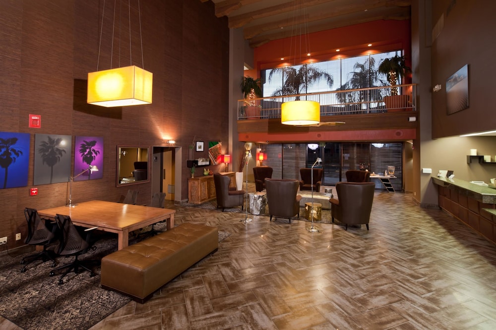 Best Western Plus Scottsdale Thunderbird Suites 32/46
