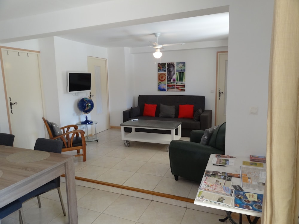 Locations Des Alpilles 18/50