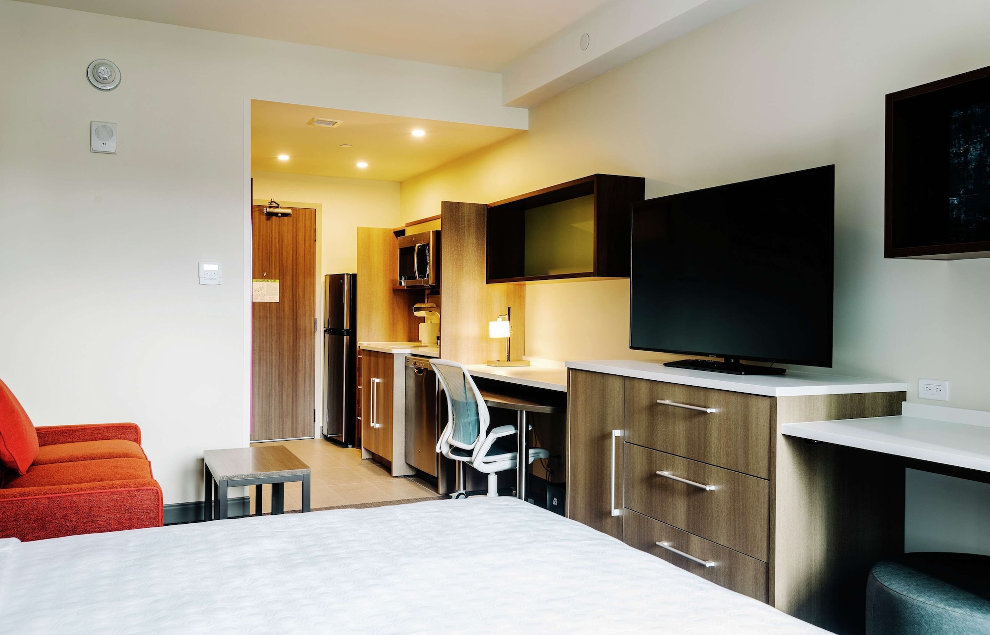 STUDIO, SUITE, KING BED, CITY VIEW
