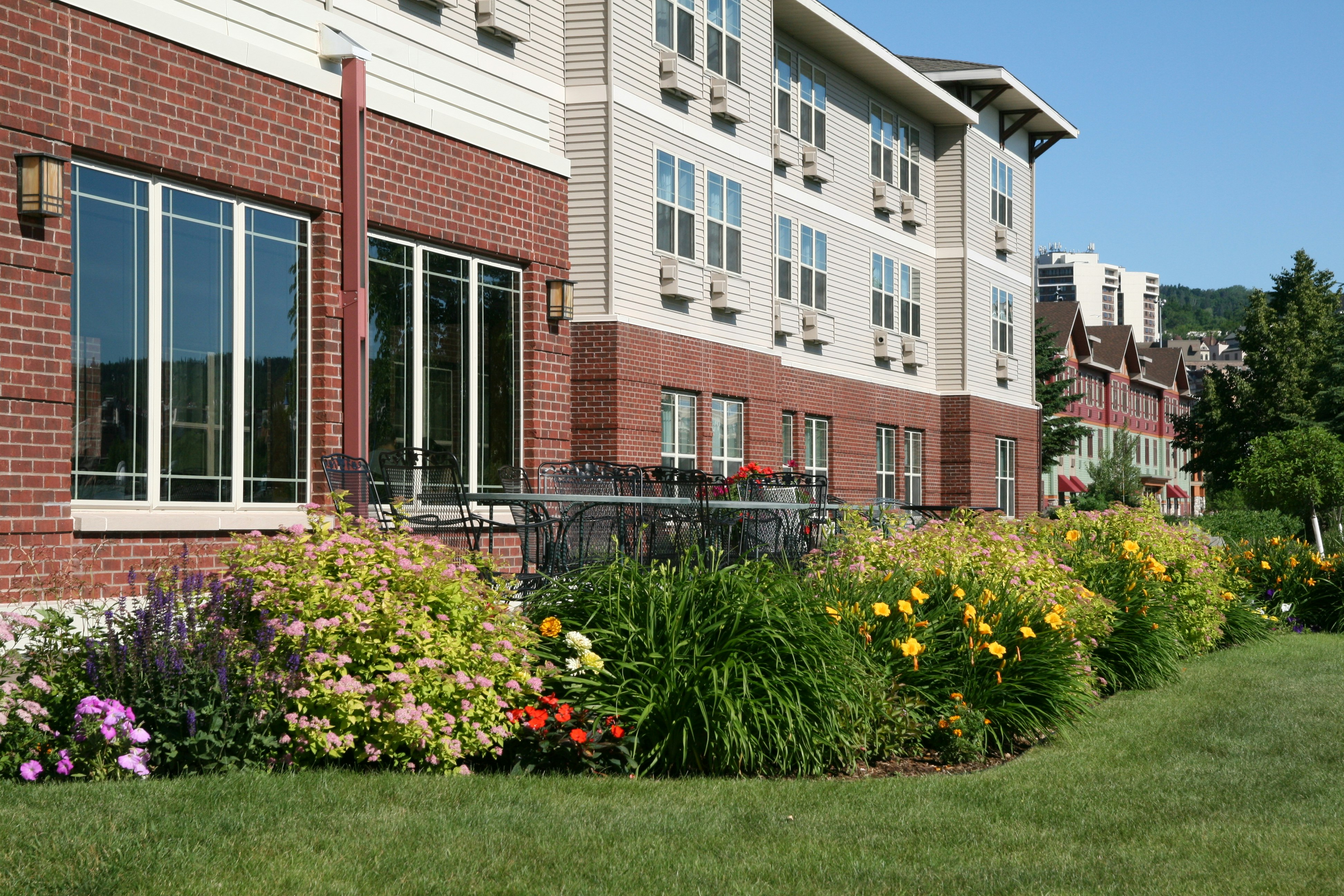 Hampton Inn Duluth Canal Park 77/77