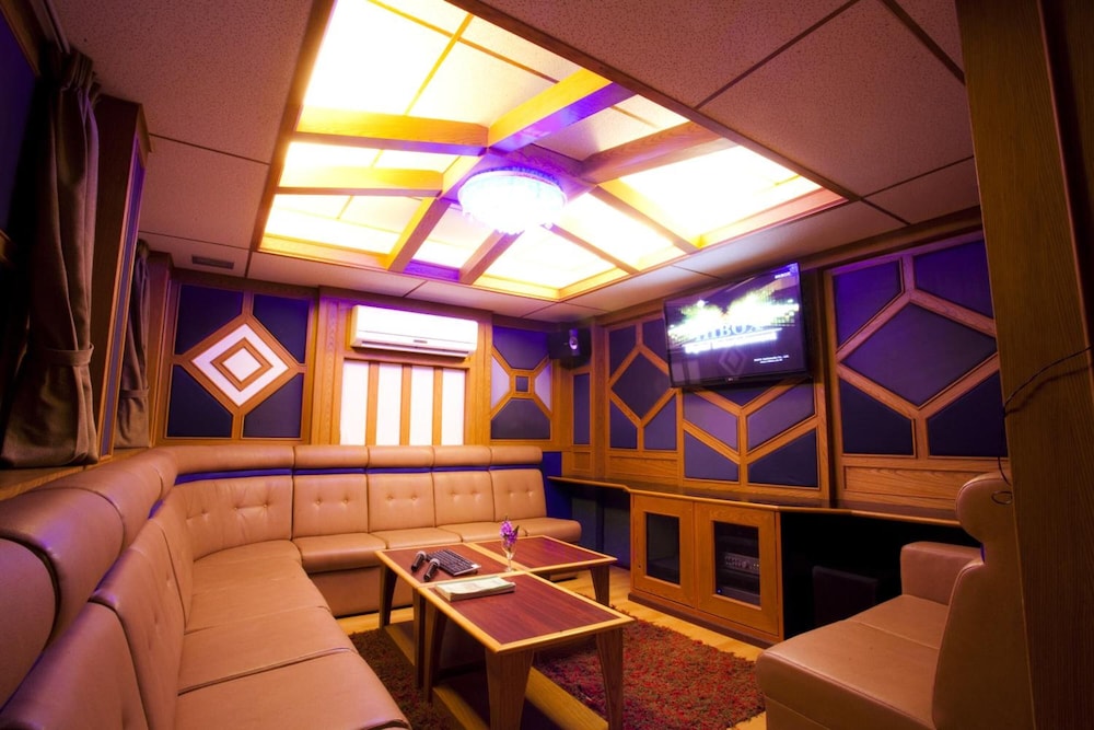 Zaza Hotel 38/49