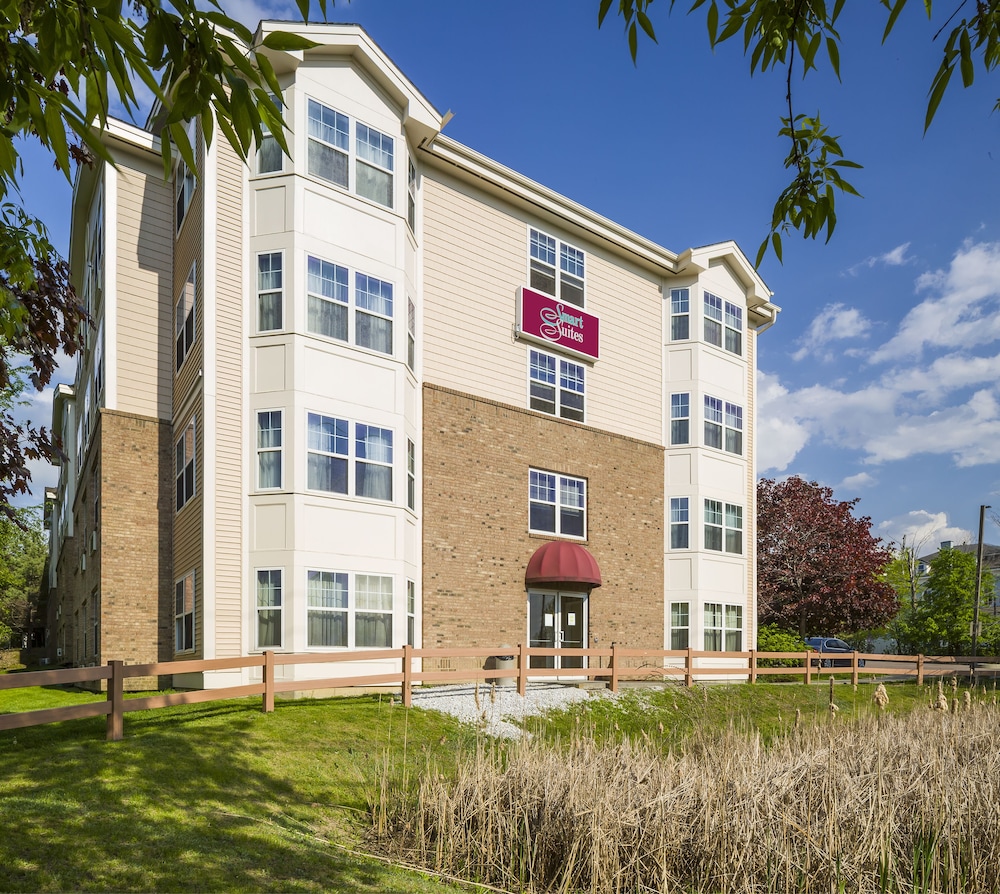 Smart Suites, an Ascend Collection Hotel 1/50