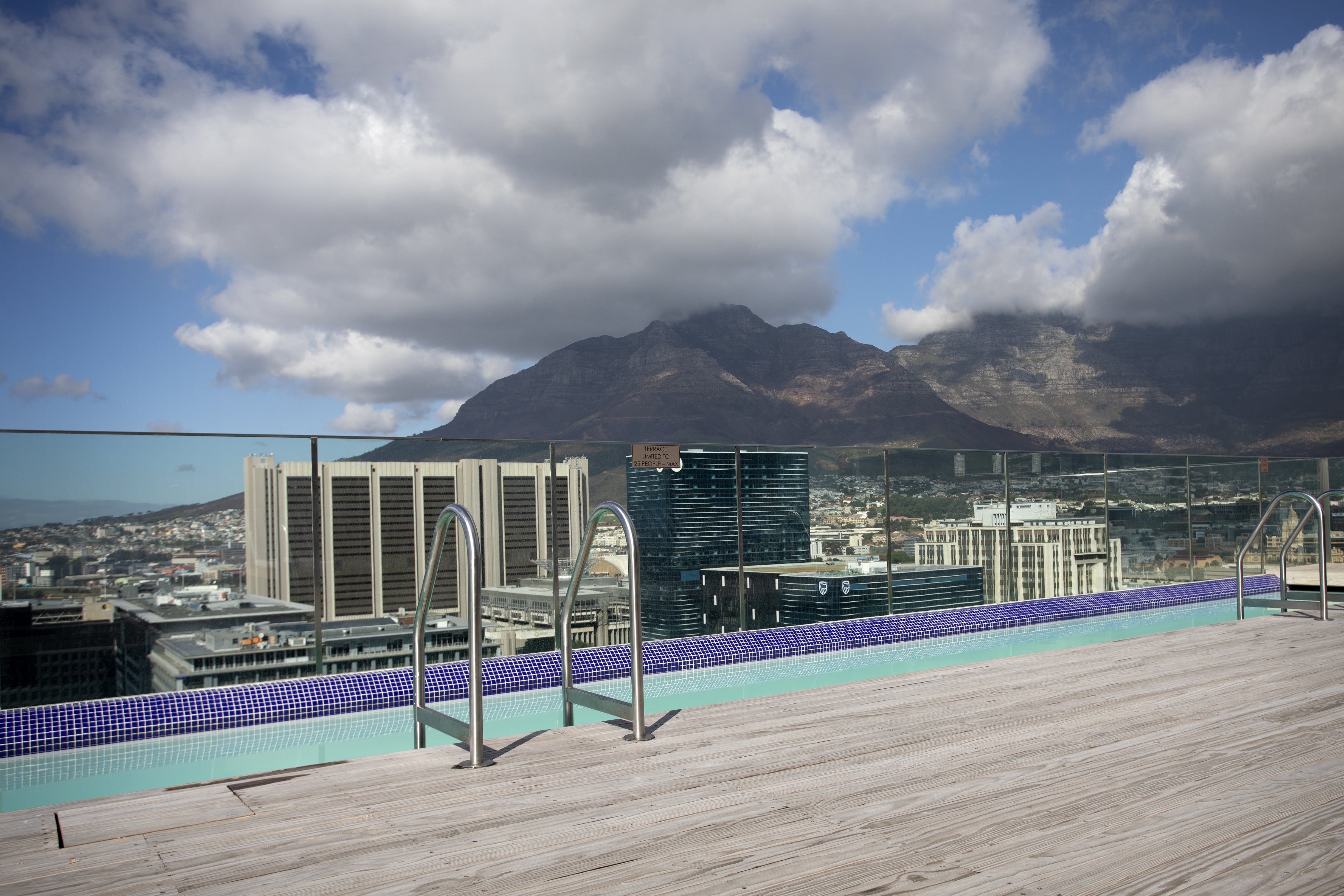 Hotel Sky Cape Town 45/50