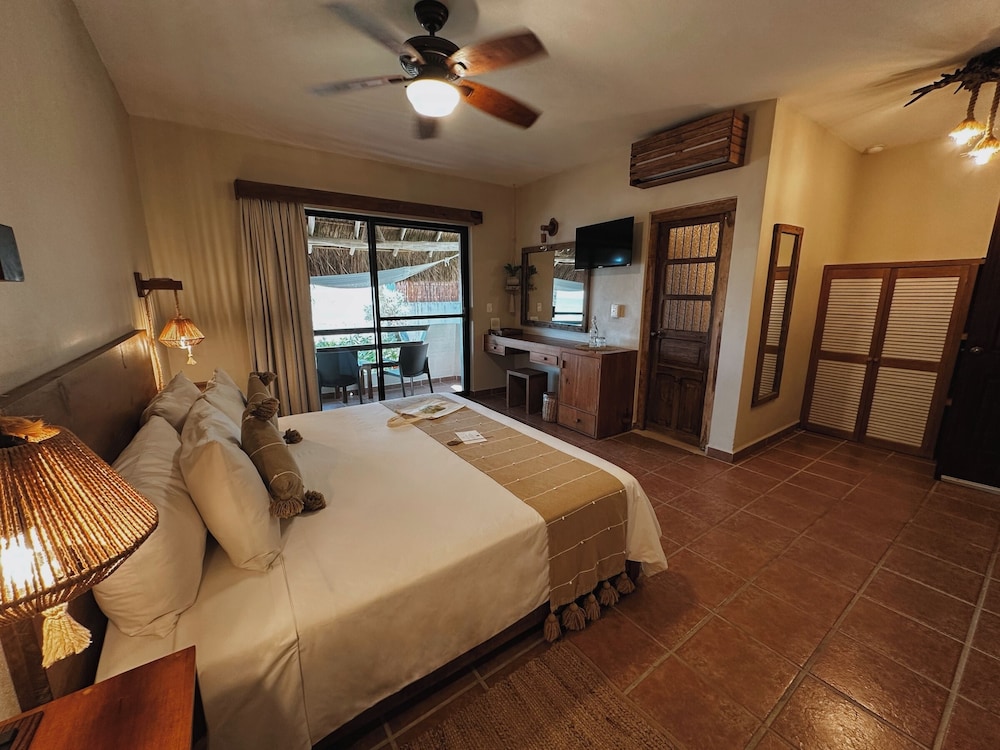 Hotel Colibri Beach 24/82