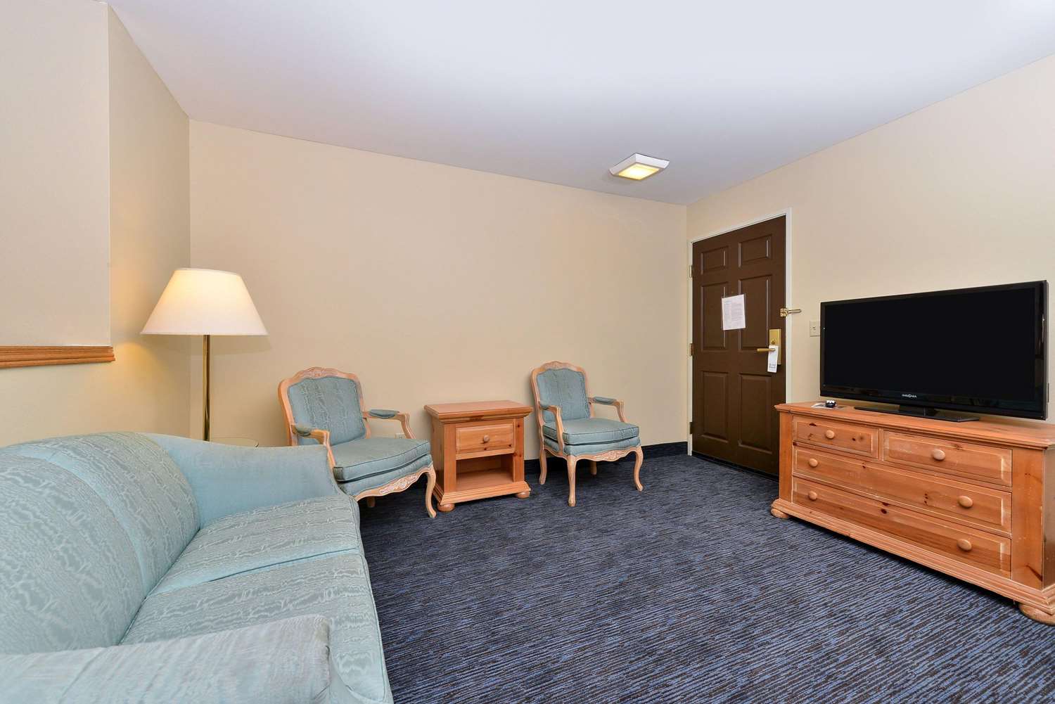 Haven Hotel Shawano WI 18/26