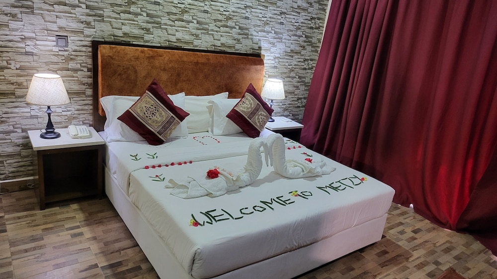 Metzy Residence Hotel 12/70