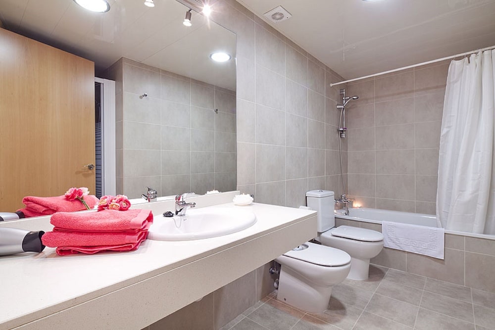 CHARMSUITES NOU RAMBLA APARTMENTS 40/42