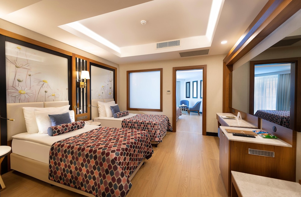 Adalya Elite Lara Hotel 29/72