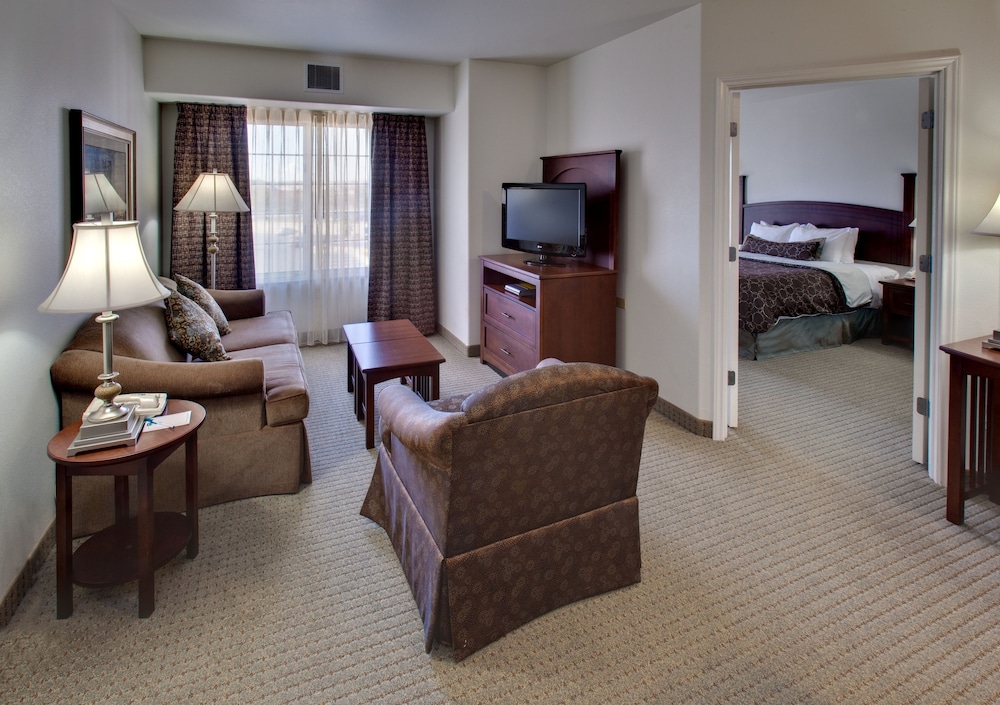 STAYBRIDGE SUITES ROCKFORD 41/73