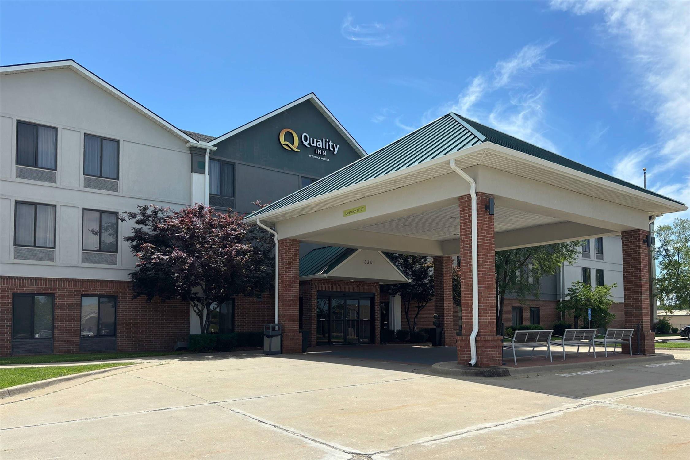 Quality Inn Warrensburg, MO 33/37