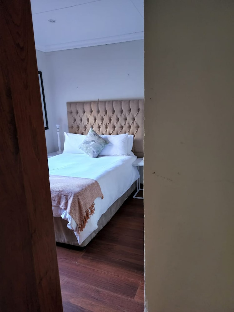 The Hills Guest House 11/50