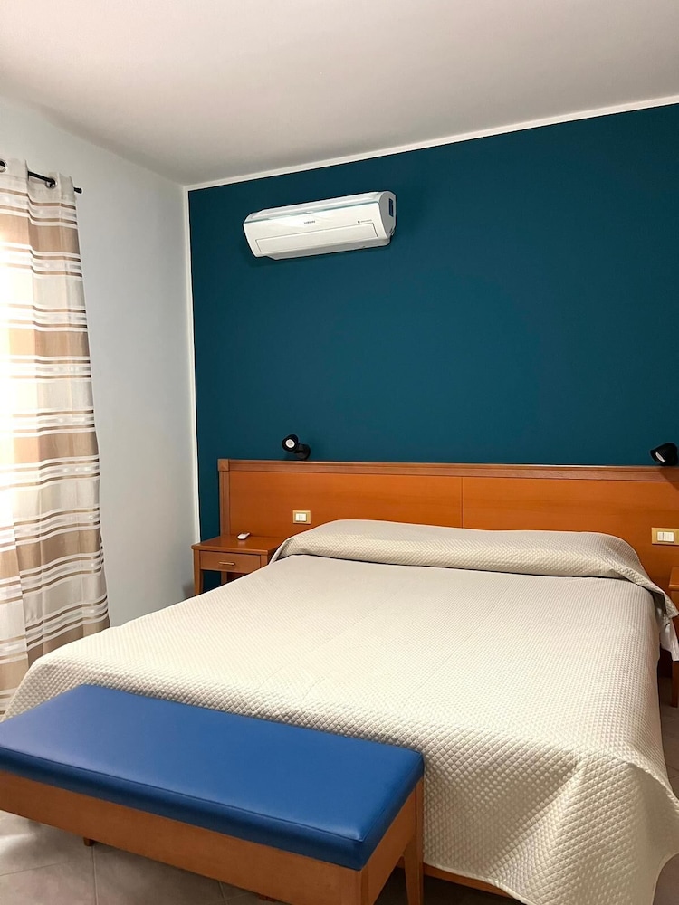 STANDARD, DOUBLE OR TWIN BED