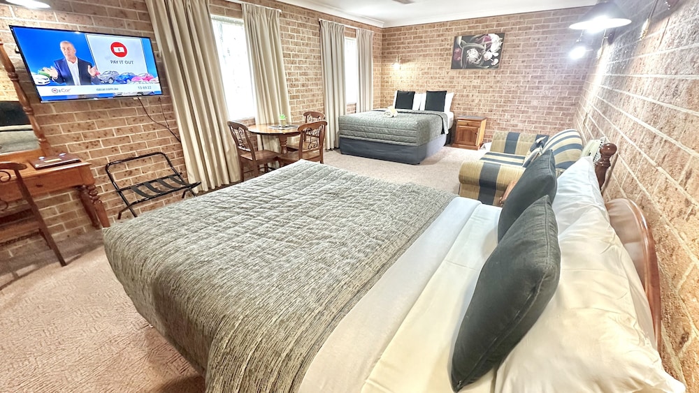 Golden Grain Motor Inn 18/62