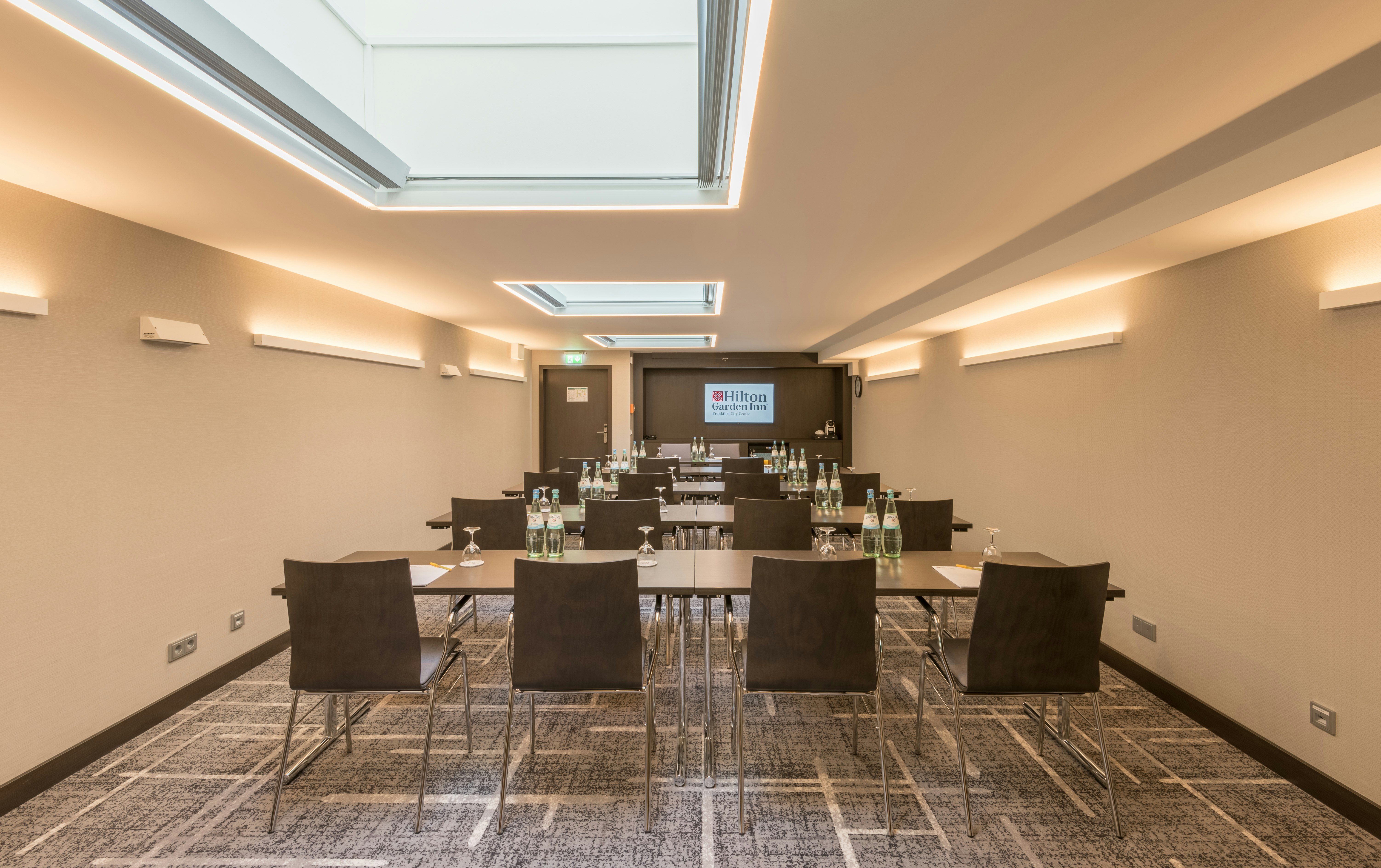 HILTON GARDEN INN FRANKFURT CITY CENTRE 49/56