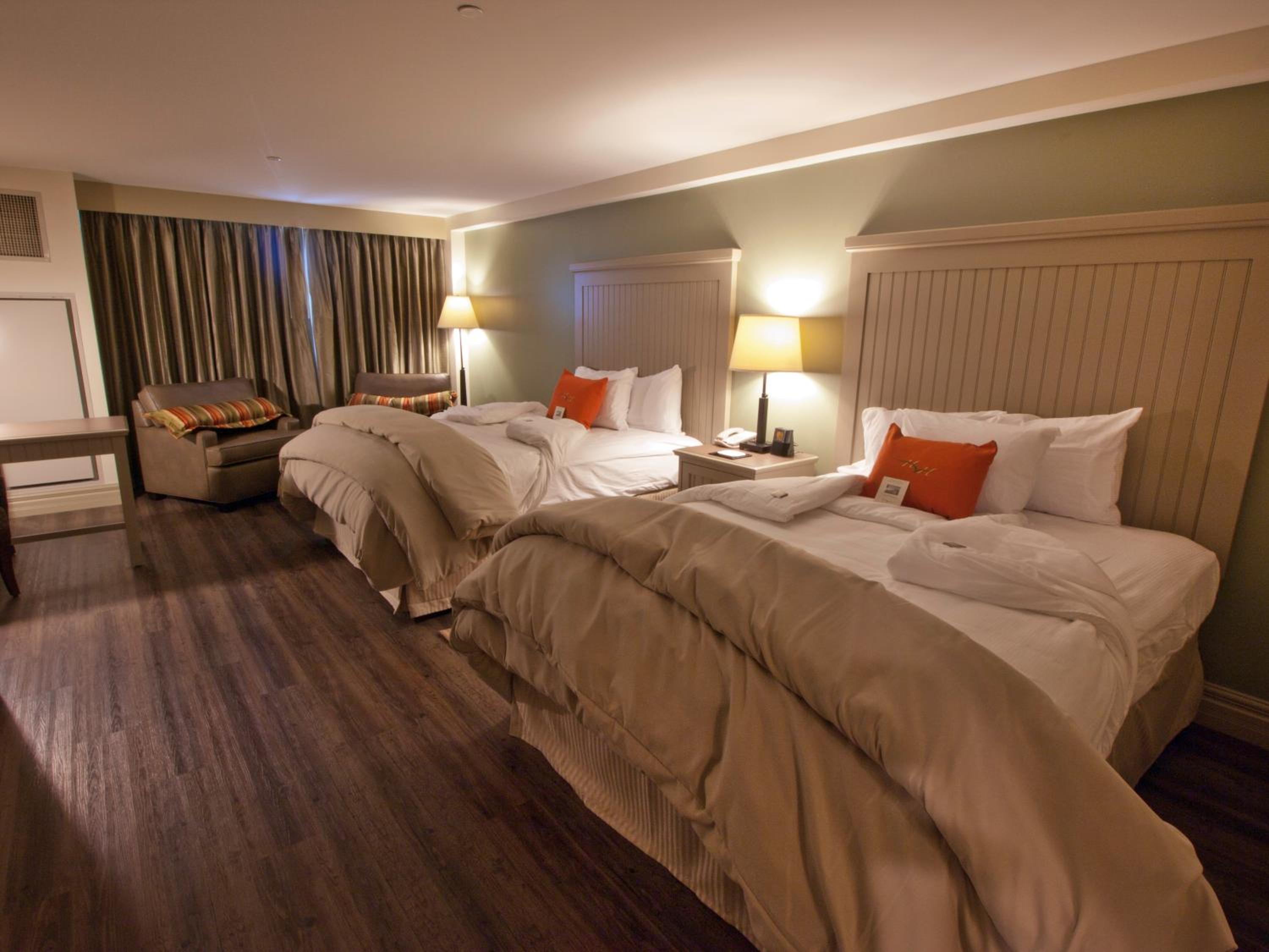 Room, 2 Queen Beds, Village View
