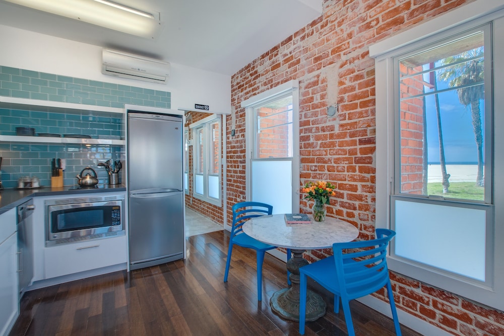 Venice Breeze Suites 45/54