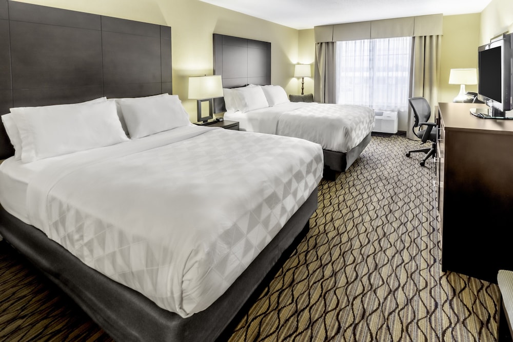 Holiday Inn Hotel And Suites Milwaukee Airport 35/36
