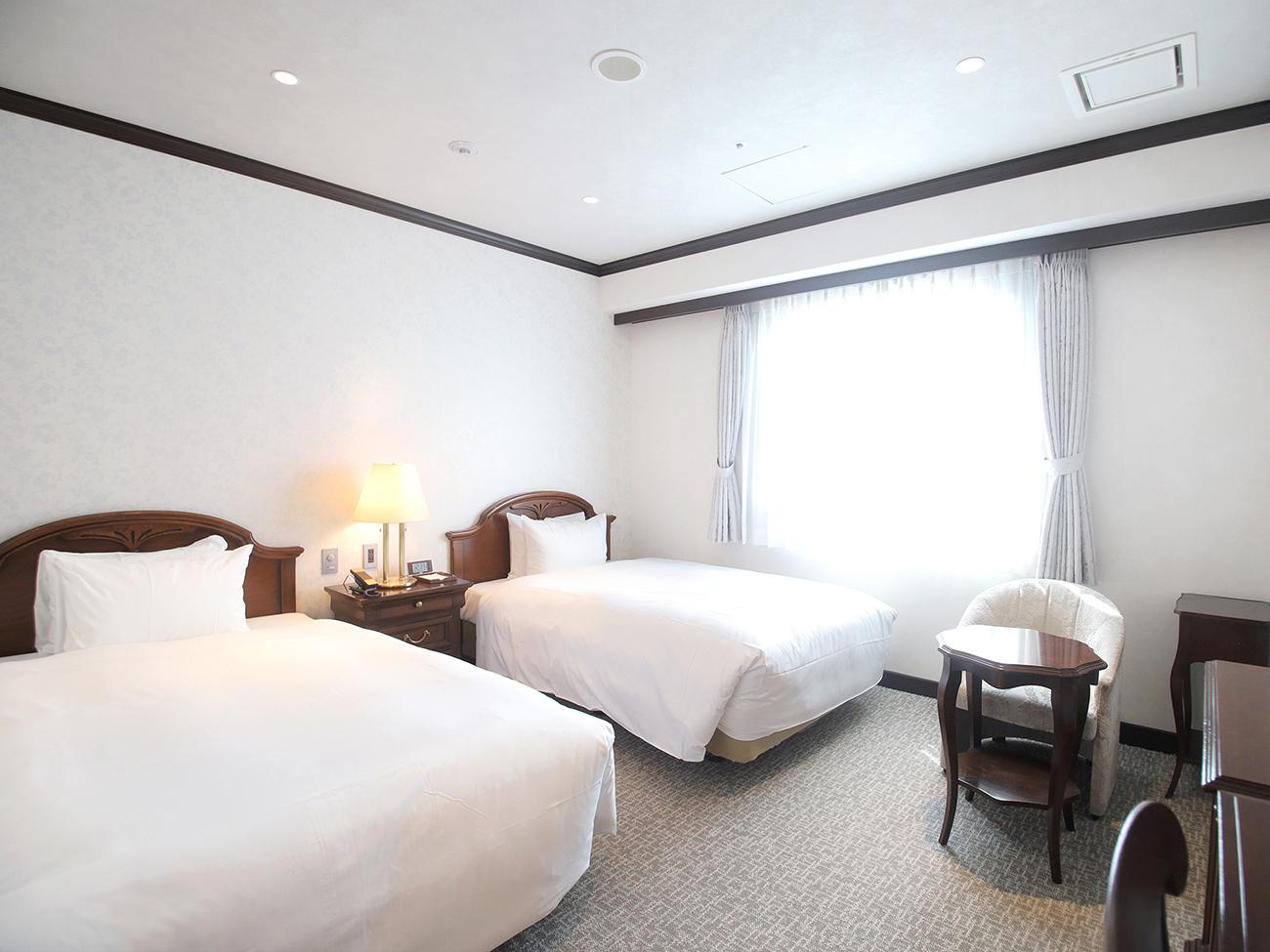 Piena, Classic, Twin Beds