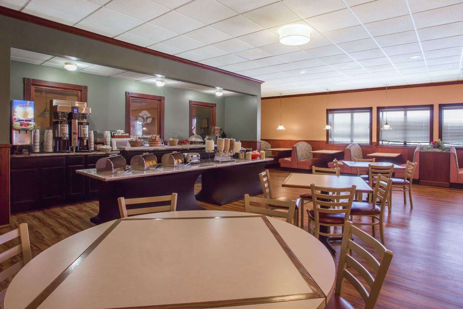 Ramada by Wyndham Wytheville 5/10