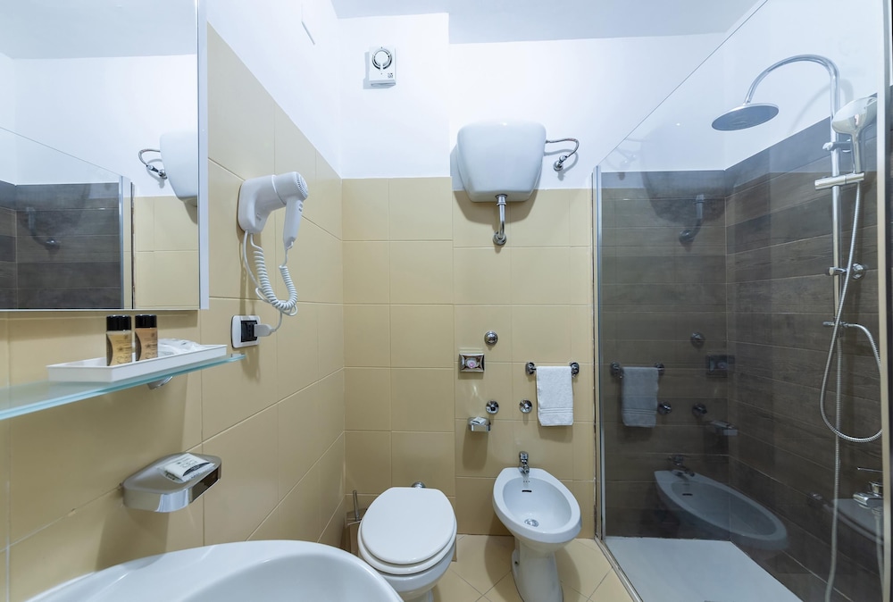 Hotel Sakura, Sure Hotel Collection by Best Western 65/66