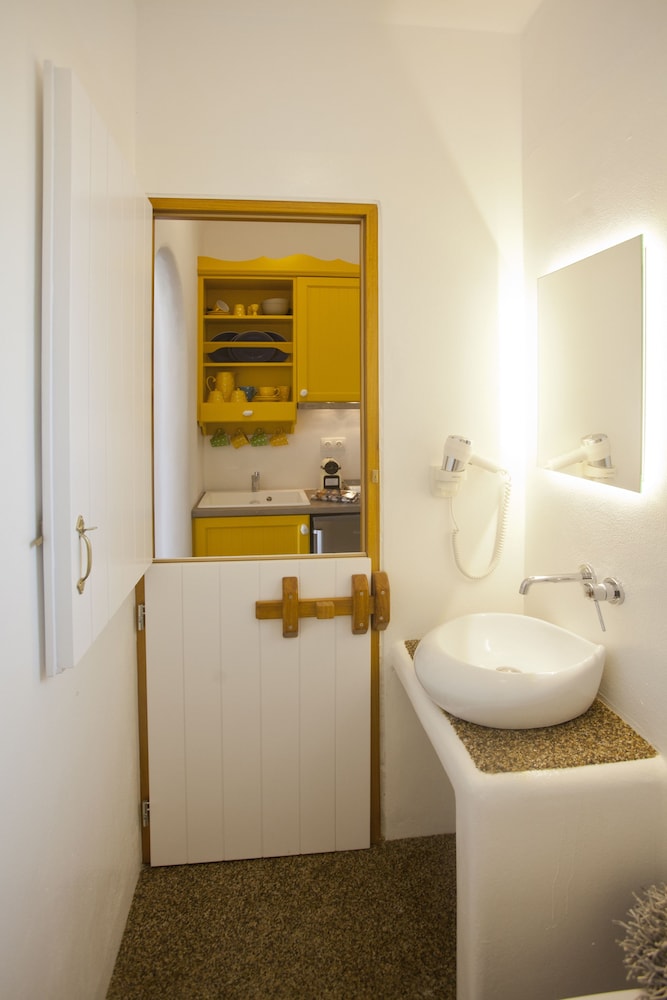 Naxos Euphoria Suites 14/69