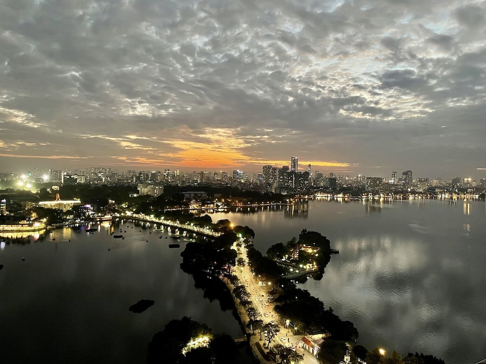 Pan Pacific Hanoi 67/72