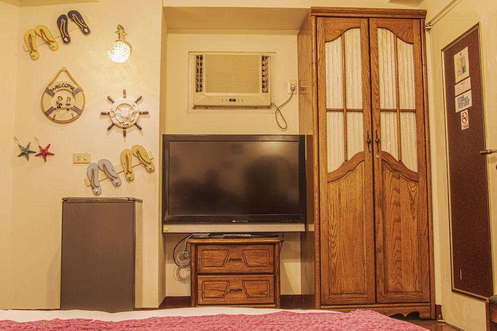 Shih Liang Hotel 8/50