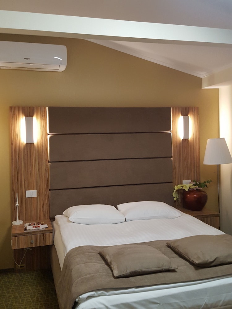 Tecadra Hotel 6/41