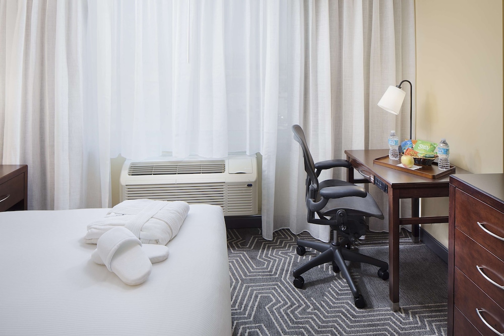 DoubleTree by Hilton Los Angeles - Commerce 38/43