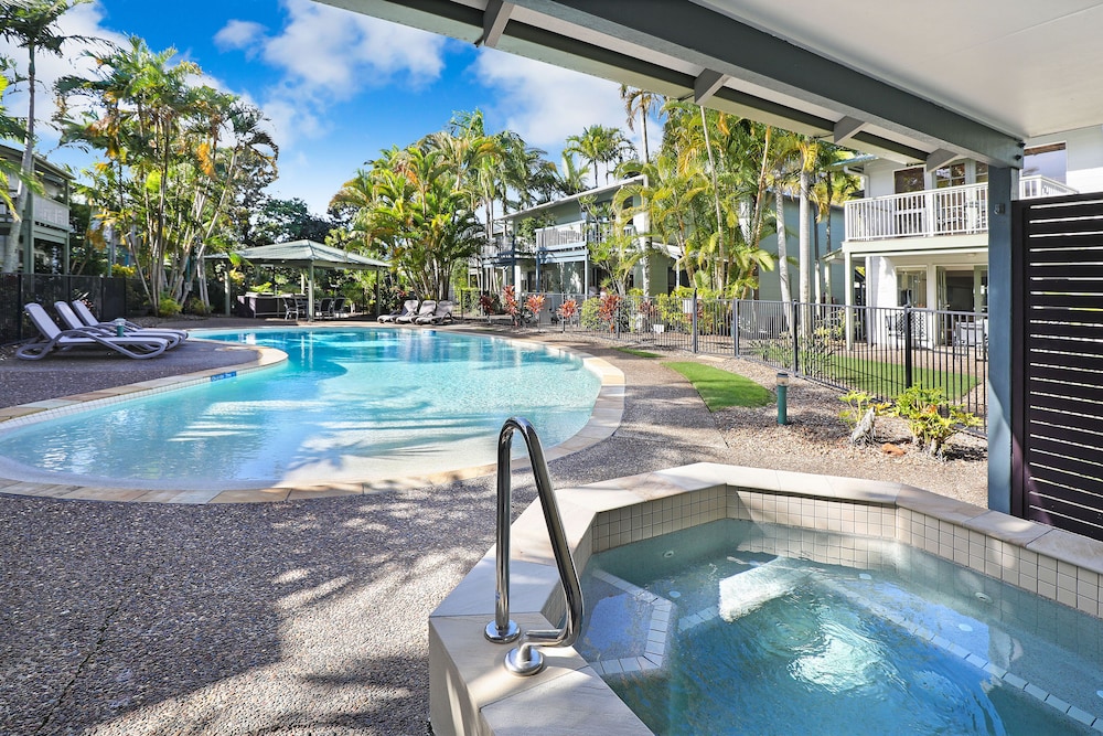 Coral Beach Resort 45/47
