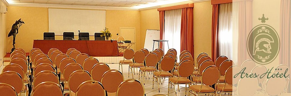 Ares Hotel 27/33