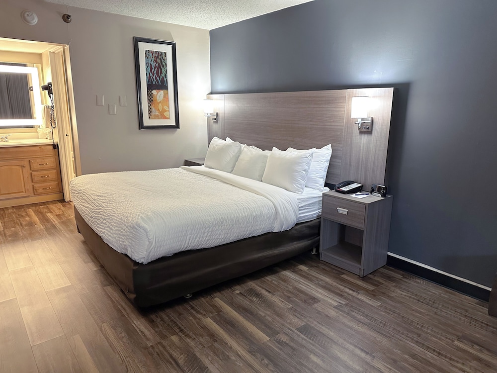 EFFICIENCY, KING BED