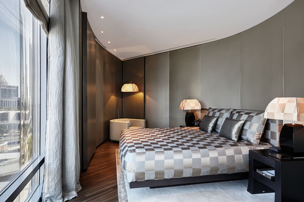 ARMANI, PREMIER, SUITE