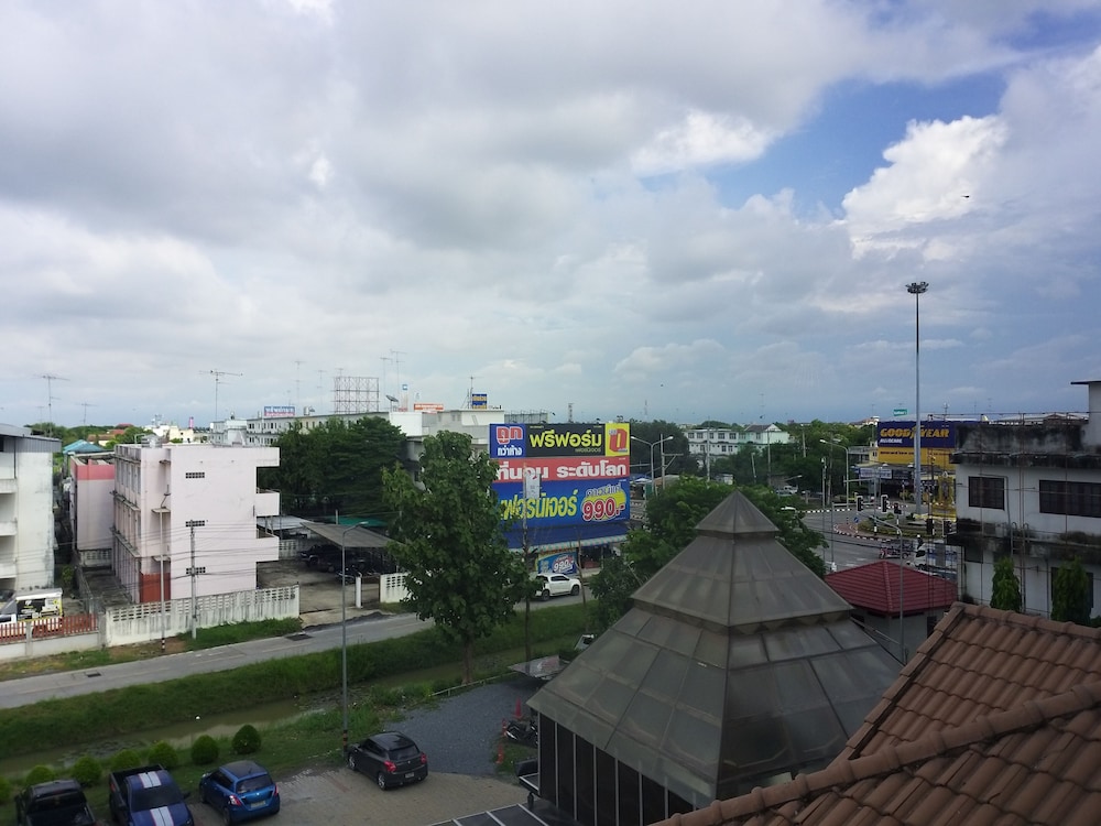 Songphanburi Hotel 41/49