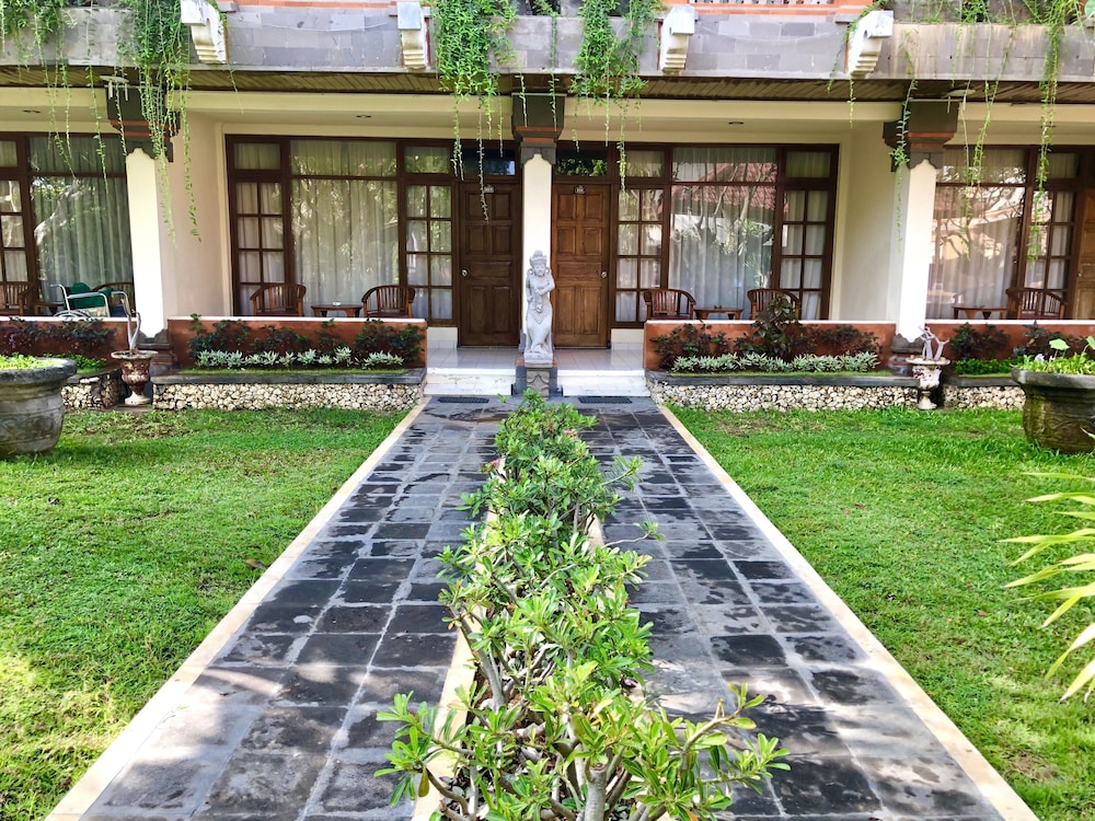 Inna Sindhu Beach Hotel and Resort 54/64